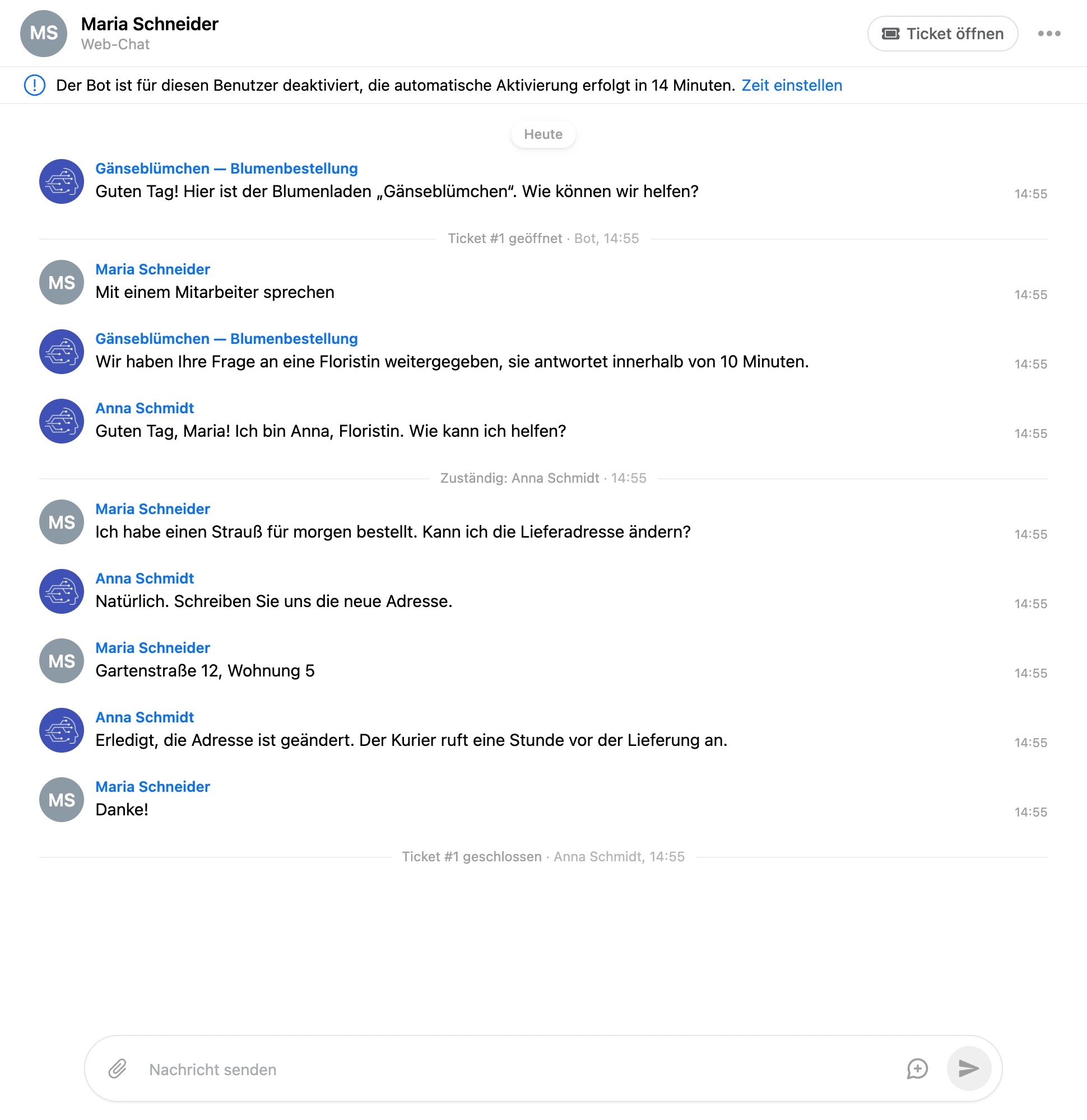 Die Geschichte des Tickets im Verlauf: Der Bot hat das Ticket geöffnet, Anna Schmidt wurde zuständig und hat es geschlossen