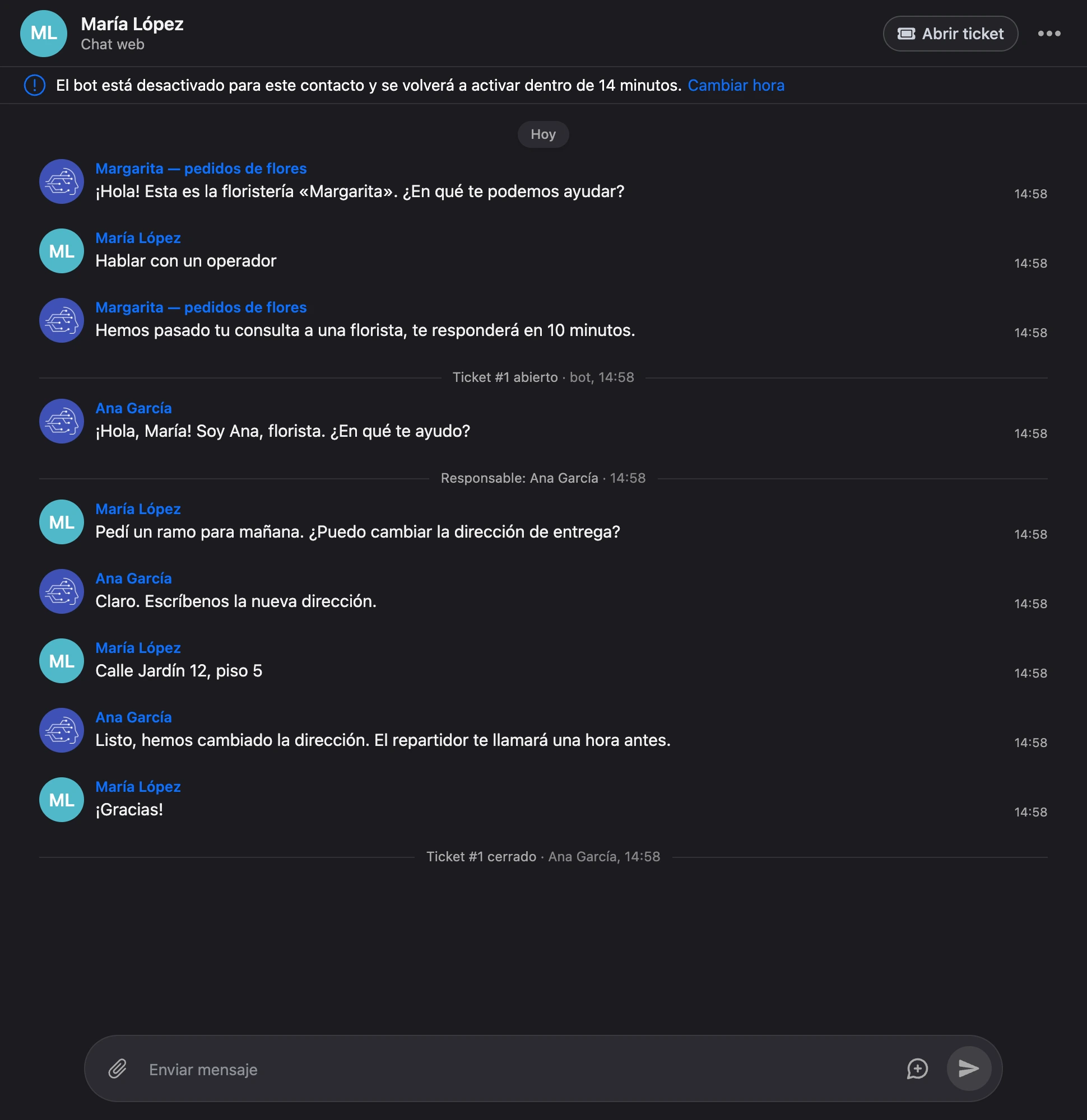 El historial del ticket en el chat: lo abrió el bot, Ana García pasó a ser la responsable y lo cerró